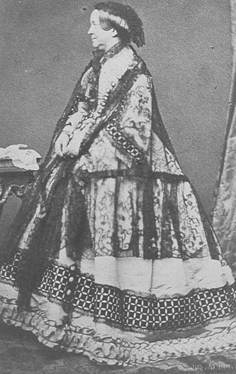 Amalie Oldenburg, Queen of Greece detint