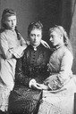 Princess Alice with Eisabeth (later Ella) to left and Victoria to right