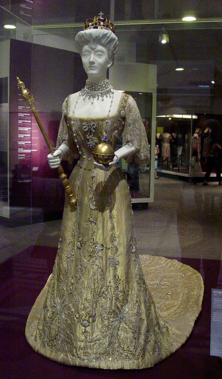 1906 Queen Maud's coronation dress with jewelry and regalia From pinterest.com/mm504/belle-epoque-victorian-regency/.jpg