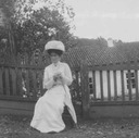 ca. 1911 Tsaritsa Alexandra at house
