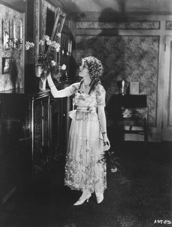 1917 Mary Pickford in a Lucile dress From wwd.com/fashion-news/designer-luxury/gallery/looks-from-the-exhibit-on-famed-designer-lucile-lady-duff-gordon-10448992/ detint
