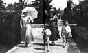1920 Ena con Juan y Gonzalo