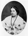 Isabel II oval portrait photograph